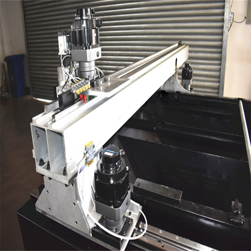 Mașină de tăiat cu laser din fibră de tăiere a metalelor pentru utilizare grea