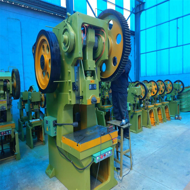 Presă mecanică din seria J23, de la 250 la 10 tone, pentru perforarea găurilor metalice