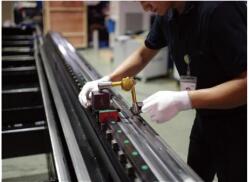 Mașină de tăiat cu laser fibră Masterline 8kw, 4000x2000mm, cu sursă laser Ipg