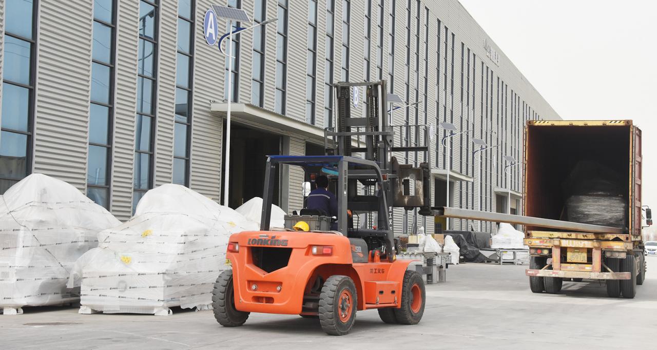 Laser Source 2000w 3000w Fiber Laser Cutting Machine Sursă laser 2000w 3000w Mașină de tăiat cu laser cu fibră